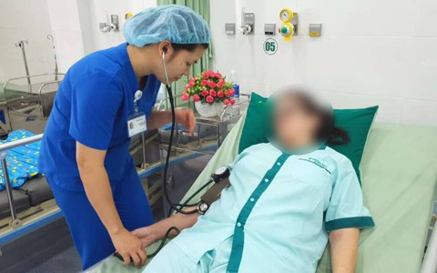 Uống thuốc giảm đau hạ sốt quá liều, nữ du khách nước ngoài ở Đà Nẵng nhập viện vì suy gan cấp nặng