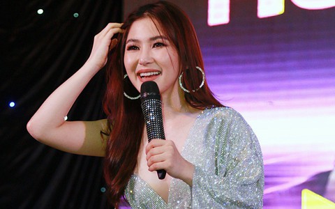 Hương Tràm phản ứng bất ngờ khi được nhắc đến đại gia bí ẩn dù trước đó khóc rất nhiều