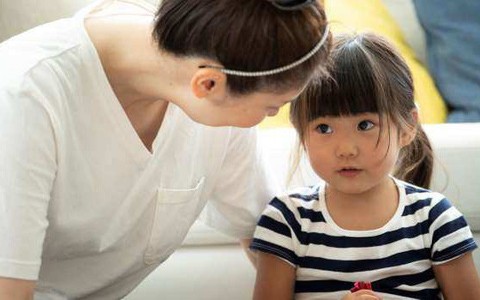 Bé gái 4 tuổi đã mắc các bệnh phụ khoa vì sai lầm của mẹ thường xuyên cho con mặc quần áo kiểu này