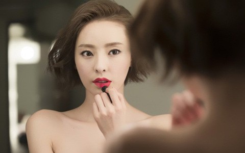 Cô vợ cao tay đầy tinh tế chẳng cần đánh ghen, thậm chí im ỉm như không hay biết gì vẫn nhẹ tênh kéo chồng về từ tay kẻ thứ ba