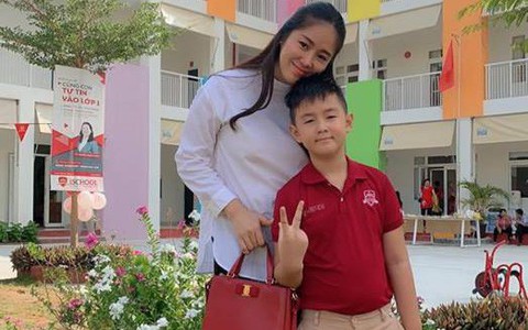 "Con yêu ba, ba đang ở đâu" - bức thư ngô nghê gây xúc động của con trai Lê Phương viết, nhưng không phải dành cho Quách Ngọc Ngoan