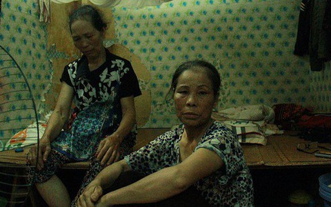 Cái nóng Hà Nội lên đến 50 độ: Dân xóm nghèo oằn mình trong các phòng trọ lợp ngói tôn, hầm hập như muốn "luộc chín" người
