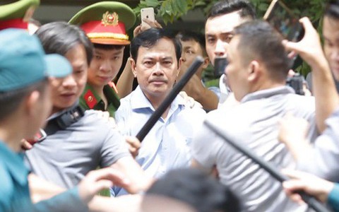 Cục phó C45: Vì vụ sàm sỡ bé gái 8 tuổi mà con ông Linh "đang đi học phải tạm nghỉ ở nhà"
