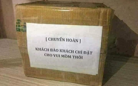 Người mua hàng online chuộng "tiền trao cháo múc" và câu chuyện văn hóa shipper