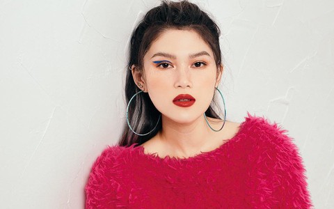 Ngọc Thanh Tâm khoe vẻ sành điệu, cá tính với loạt trang phục sắc màu 