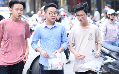 Giám thị ký nhầm ô của 1 phòng thi, hơn 6400 học sinh Quảng Bình phải đi thi lại môn Ngữ Văn vào lớp 10