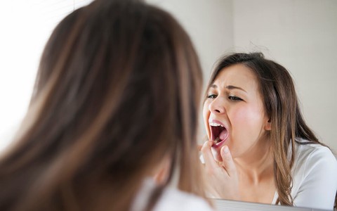 Khi mang thai các mẹ bầu sẽ phải đối mặt với hàng loạt vấn đề nguy hiểm này về răng miệng