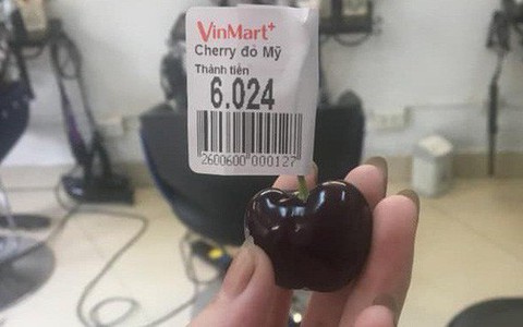 Cũng vào siêu thị và chỉ mua 1 trái cherry, cô bé 10 tuổi lại khiến dân mạng thích thú vì quá dễ mến và giàu tình cảm