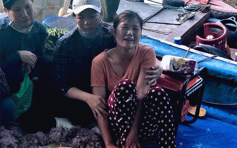 Tìm thấy thi thể bé trai 4 tuổi rơi xuống biển Hạ Long, bà và mẹ quỵ ngã