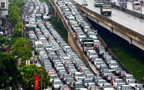 Thu phí ôtô vào trung tâm TP.HCM: Đừng vội chỉ trích!