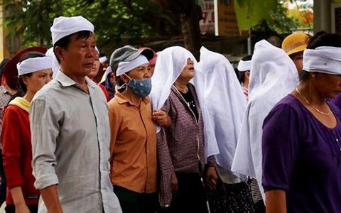 Vụ 9 ngư dân mất tích: Ước mơ xót xa của những thiếu niên bỏ học từ 15 tuổi theo bố bám biển mưu sinh