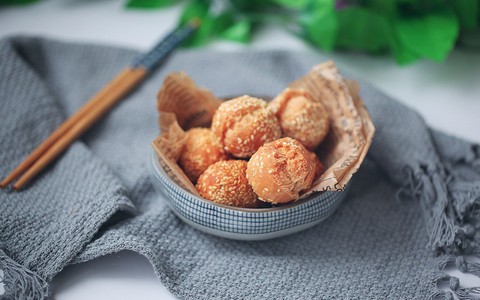 Tranh thủ ngày mát trời, làm ngay bánh vừng chiên giòn thơm cả nhà ai cũng thích!