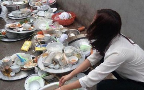 Yêu nhau đến 7 năm mà về nhà người yêu ăn cơm còn bị "song cô hợp bích" hành đủ kiểu, cô nàng quyết tâm "bật bài bản"