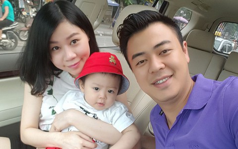 Khác hẳn ông Quốc “Về nhà đi con”, MC Tuấn Tú ngoài đời từng lo sợ hiếm muộn, cuối cùng vỡ oà chào đón con đầu lòng cực đáng yêu