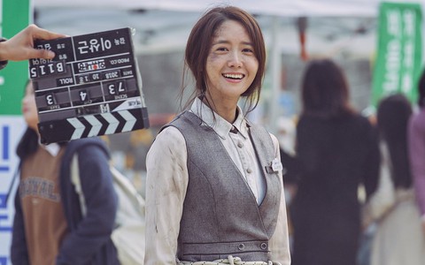 Từng được khen ngợi với nhan sắc nữ thần, Yoona dù nhọ nhem, đầu bù róc rối vẫn xinh đẹp hút hồn