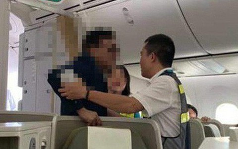 Khách thương gia bị tố sàm sỡ: 'Tôi sẽ làm giải trình có ý kiến của cặp vợ chồng bay cùng'