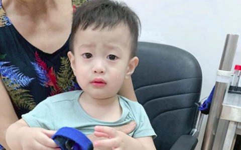 Giữa nghi vấn bị vợ cũ ám chỉ "bạc như vôi", Việt Anh lại có động thái như thế này