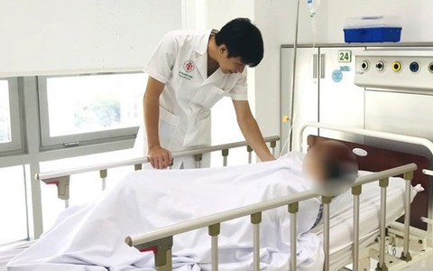 Luyện tập "giáo phái lạ", bỏ thuốc điều trị một bệnh nhân nữ bị đột quỵ não, liệt hoàn toàn nửa người phải