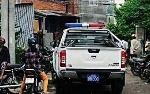 Điều tra nguyên nhân một cụ bà bị hàng xóm mang tuýp sắt đánh chết
