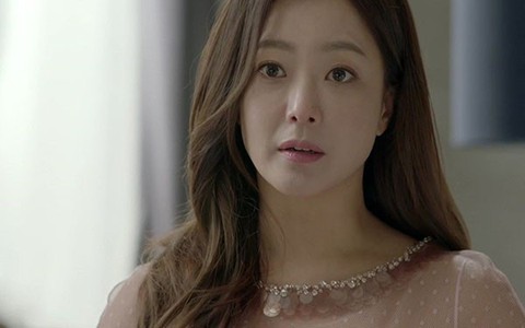 Bỗng dưng mất trắng mấy chục triệu cho mẹ chồng ghê gớm và em chồng sĩ diện, nàng dâu ấm ức không biết phải làm sao