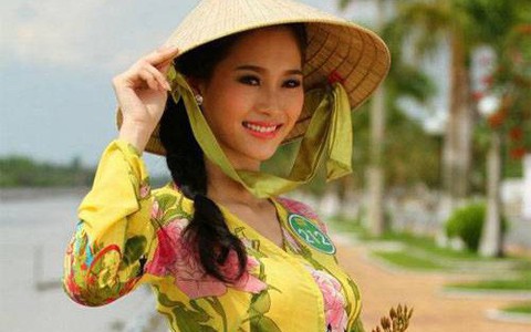 Lần đầu tiên 1 cuộc thi sắc đẹp bỏ phần thi bikini mà thay bằng áo bà ba, vậy bạn đã biết mặc sao cho tôn dáng chưa?