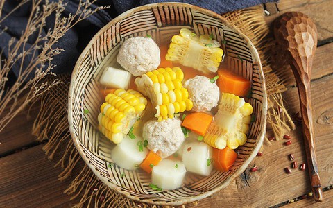 Bữa tối giảm cân tôi chẳng ăn nhiều, chỉ cần một tô canh này là vừa ngon vừa đủ chất 