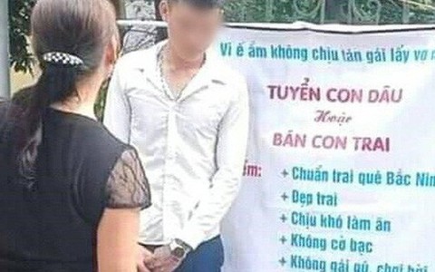 Thanh niên ế lâu năm được mẹ đăng hẳn poster "rao bán" với những tiêu chí hấp dẫn mọi cô gái, đặc biệt nhất là phần nhược điểm
