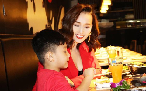 Lã Thanh Huyền lấy chồng đại gia, ở penthouse triệu đô, cả mùa hè chỉ cho con làm việc này để chuẩn bị vào lớp 1 