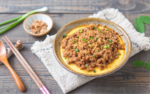 Trứng hấp làm siêu nhanh siêu dễ mà cả nhà ai ăn cũng khen ngon!