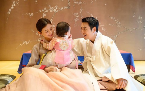 Chia sẻ hình ảnh gia đình, nam tài tử "Nữ hoàng Seon Deok" Joo Sang Wook lại chỉ khoe con gái theo cách này