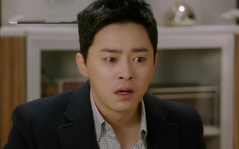 Vợ đi công tác, tôi lập tức đưa nhân tình về hú hí nhưng chết lặng khi thấy lời nhắn lạ dưới gối