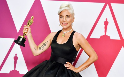 Lady Gaga bị đâm đơn kiện vì đạo nhạc, dân mạng phản ứng: “Chắc lấy cảm hứng từ vụ Katy Perry”
