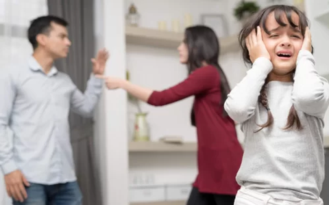 Chánh văn Hoàng Anh Tú: Với cách hành xử như dân anh chị giang hồ, thử hỏi cha mẹ thời nay định lấy gì để dạy dỗ con cái?