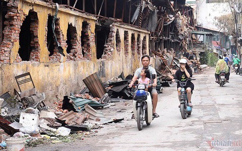 Hơn 300 học sinh nghỉ học sau vụ cháy Công ty Rạng Đông