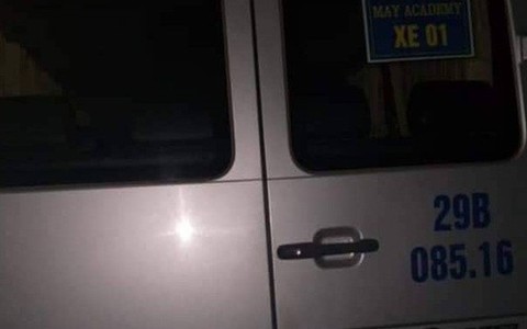 Hà Nội: Phát hiện nam tài xế gục chết trên vô lăng xe đưa đón học sinh Tiểu học