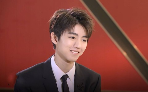 Ai cũng nghĩ giàu có như thiếu gia nhưng gia cảnh thật sự của “Tiểu Thiên Vương” Vương Tuấn Khải khiến nhiều người phải xót xa