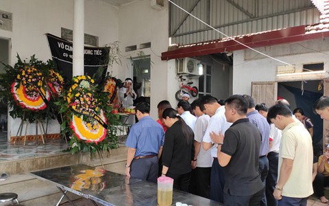 Đẫm nước mắt trong đám tang của vợ chồng người em trai bị chính anh ruột dùng dao truy sát đến tử vong