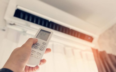 Này mấy cô công sở, suốt ngày tranh giành cạnh khóe chỉ vì cái điều hòa liệu có đáng không?