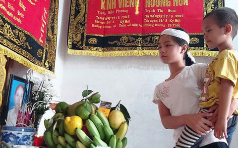 Thanh Hóa: Tang thương bố mẹ chết vì tai nạn giao thông, để lại 2 con nhỏ bơ vơ