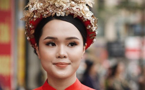 Cộng đồng mạng truy tìm người makeup cho Quỳnh Anh trong đám hỏi để đòi công bằng cho cô dâu
