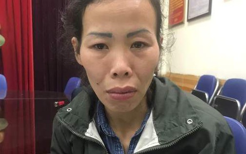 Bắt quả tang "nữ quái" trộm cắp tại điểm trung chuyển xe buýt Cầu Giấy