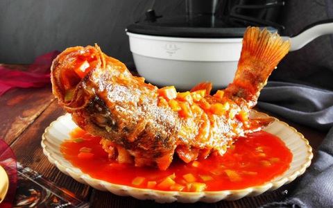 Món cá chiên đẳng cấp nhà hàng chính là đây, hóa ra mẹ nào cũng có thể làm được!