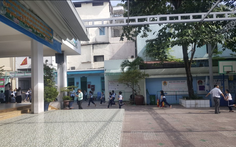 TP.HCM: Học sinh tiểu học mâu thuẫn, phụ huynh dẫn người lạ vào trường đánh "dằn mặt", đánh luôn cả hiệu phó