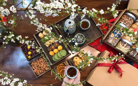 Tết đến cận kề, chị em liên tục khoe những bình tuyết mai tự cắm đẹp tinh khôi