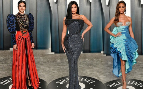 Tiệc hậu Oscar: Các sao lên đồ xuất sắc hơn hẳn sự kiện chính, hot nhất là Kylie Jenner với bộ váy bó đến độ... không ngồi được