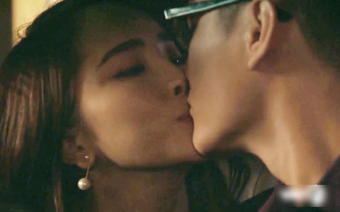 "Sinh tử" tập 61: Quỳnh Nga hôn môi Chí Nhân say đắm, nhõng nhẽo vì không được "qua đêm" 