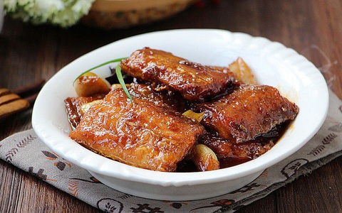 Bao nhiêu cơm cũng hết với món cá chiên mặn ngọt siêu ngon này