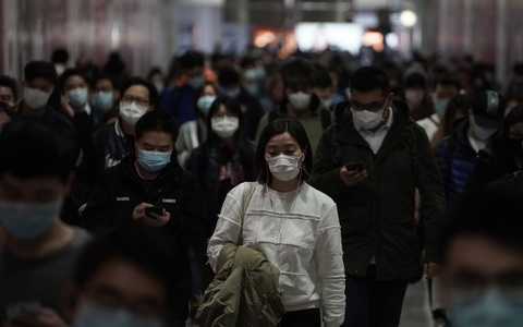 Virus corona mới Covid-19 lây nhiễm siêu nhanh nhưng tỷ lệ tử vong ít hơn SARS và Ebola