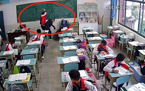 Thầy giáo 30 tuổi trong vụ bị học sinh 15 tuổi đánh bằng gạch sau hơn 3 tháng nằm viện đã tử vong