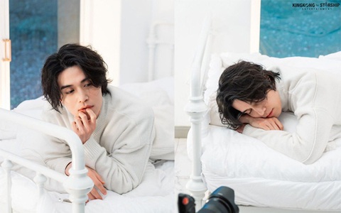 Tạo dáng hững hờ trong bồn tắm, "thần chết U40" Lee Dong Wook khiến dân tình xuýt xoa vì vẻ đẹp siêu thực